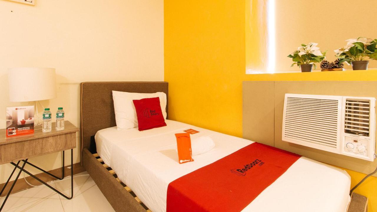 Reddoorz Plus @ Kamuning Quezon City Dış mekan fotoğraf