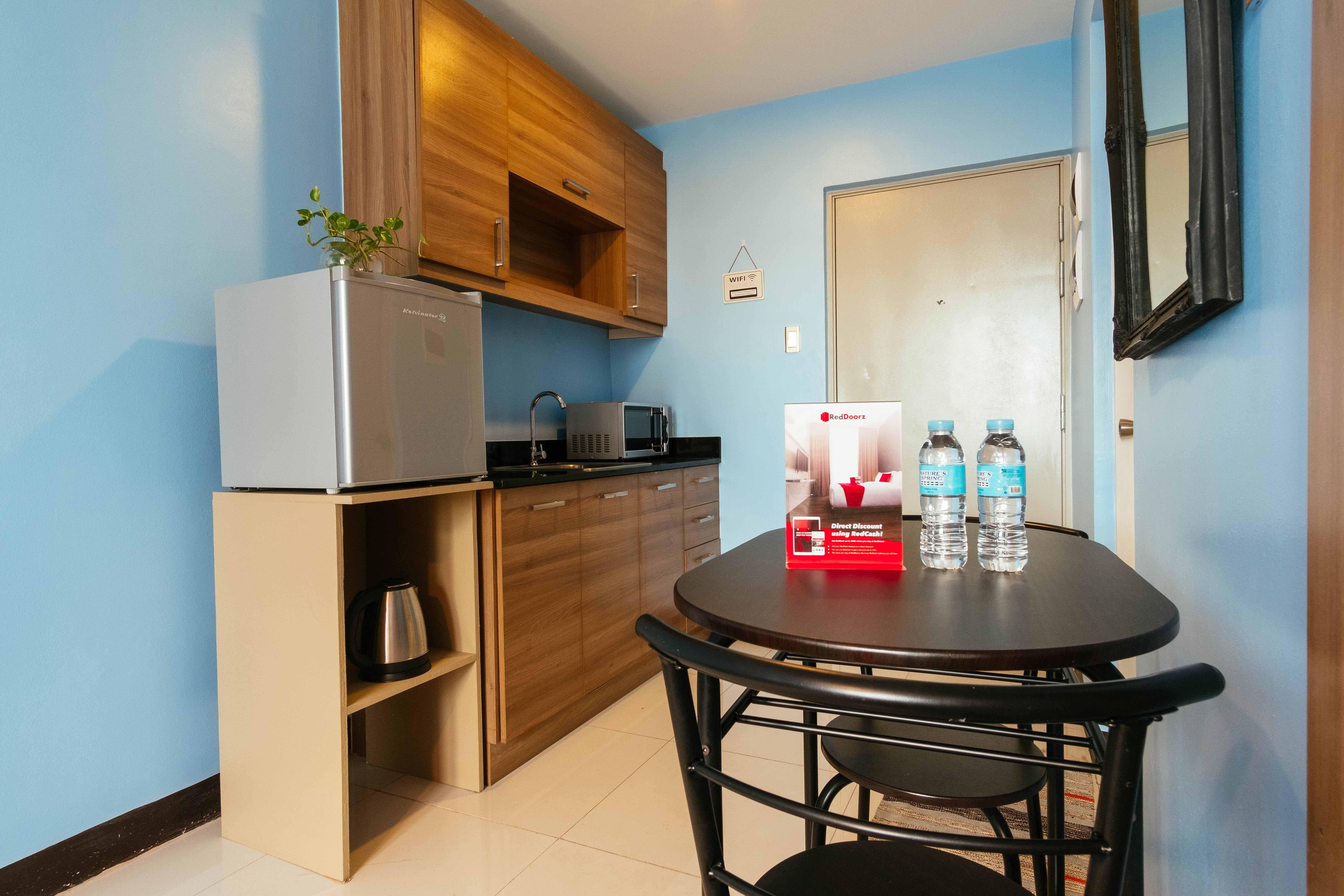 Reddoorz Plus @ Kamuning Quezon City Dış mekan fotoğraf