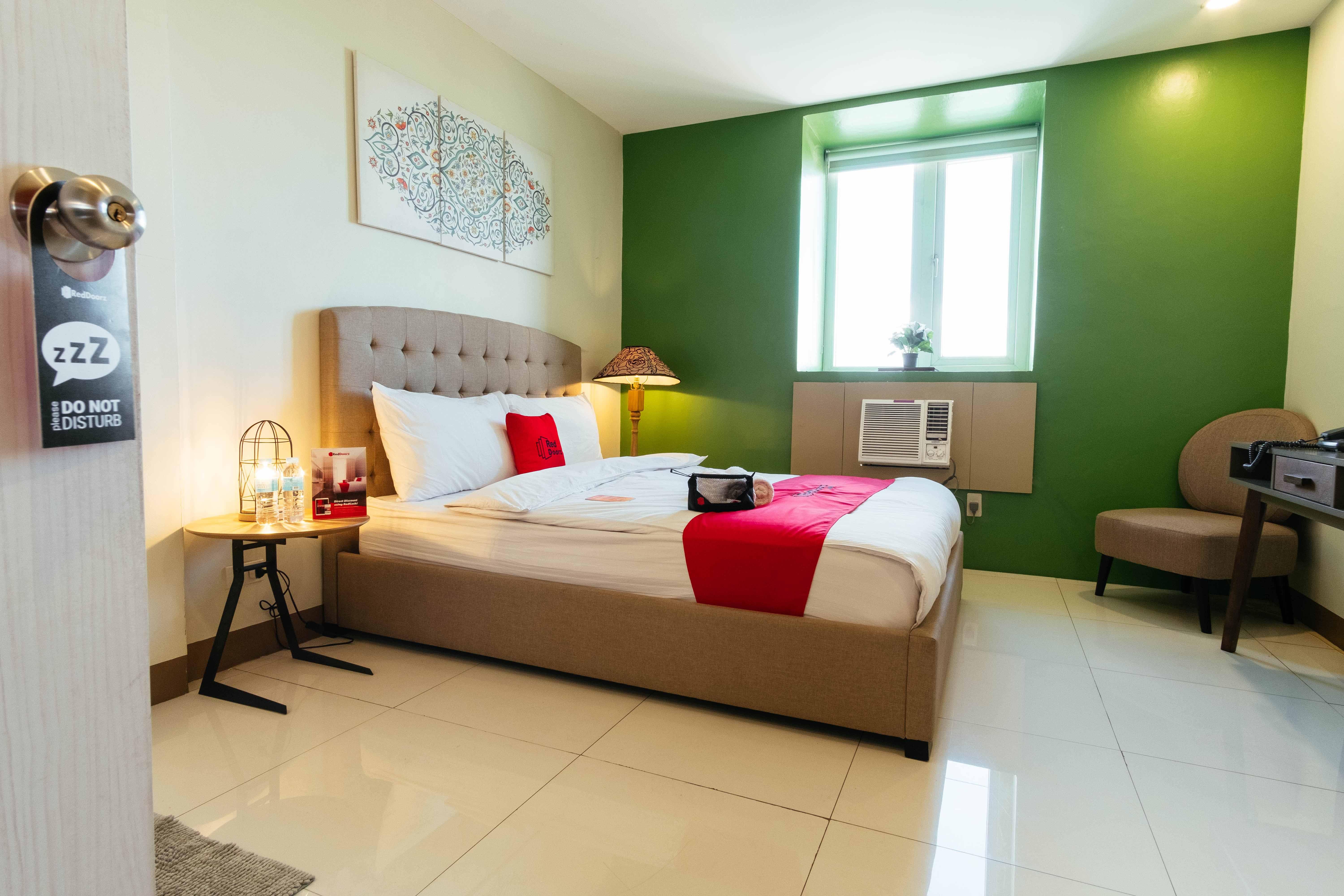 Reddoorz Plus @ Kamuning Quezon City Dış mekan fotoğraf